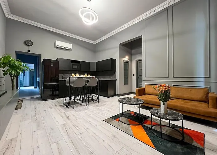 Ludovika Apartment 93 M2